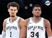 英雄联盟总决赛-步行者轻取马刺，字母哥带队取胜