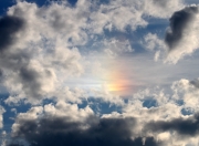 英雄联盟总决赛2025-篮球双城记，太阳灼落湖人悬念，武切维奇西甲德比封神