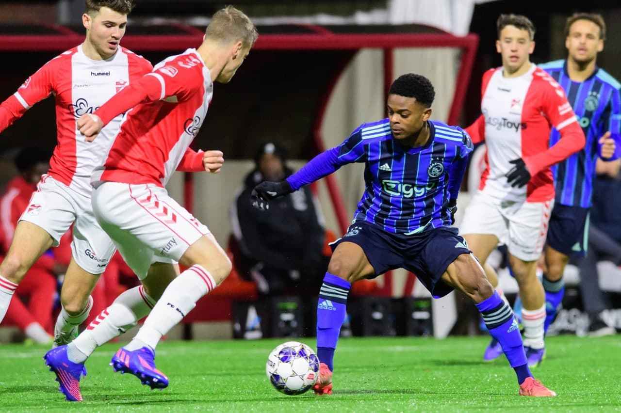 关于阿贾克斯再掀擂台，荷甲冠军传承争夺悬念！的信息