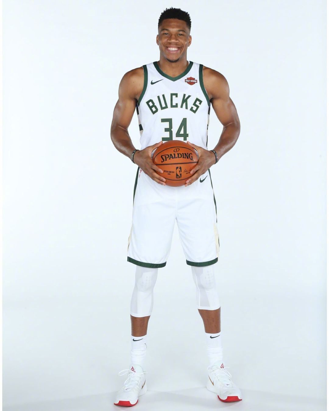 雄鹿队目标明确，冲击季后赛资格的简单介绍