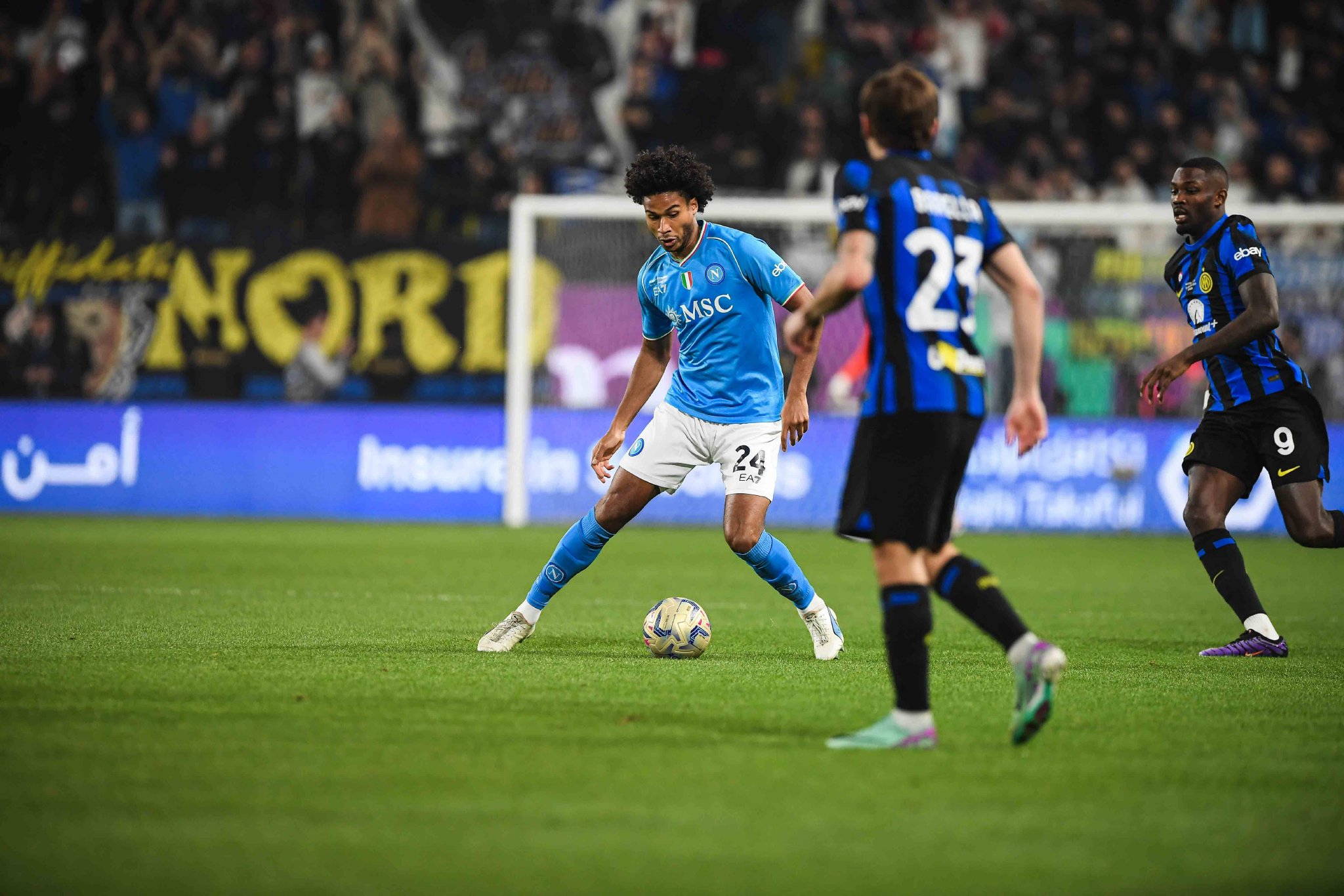 意大利足球赛场上的精彩瞬间