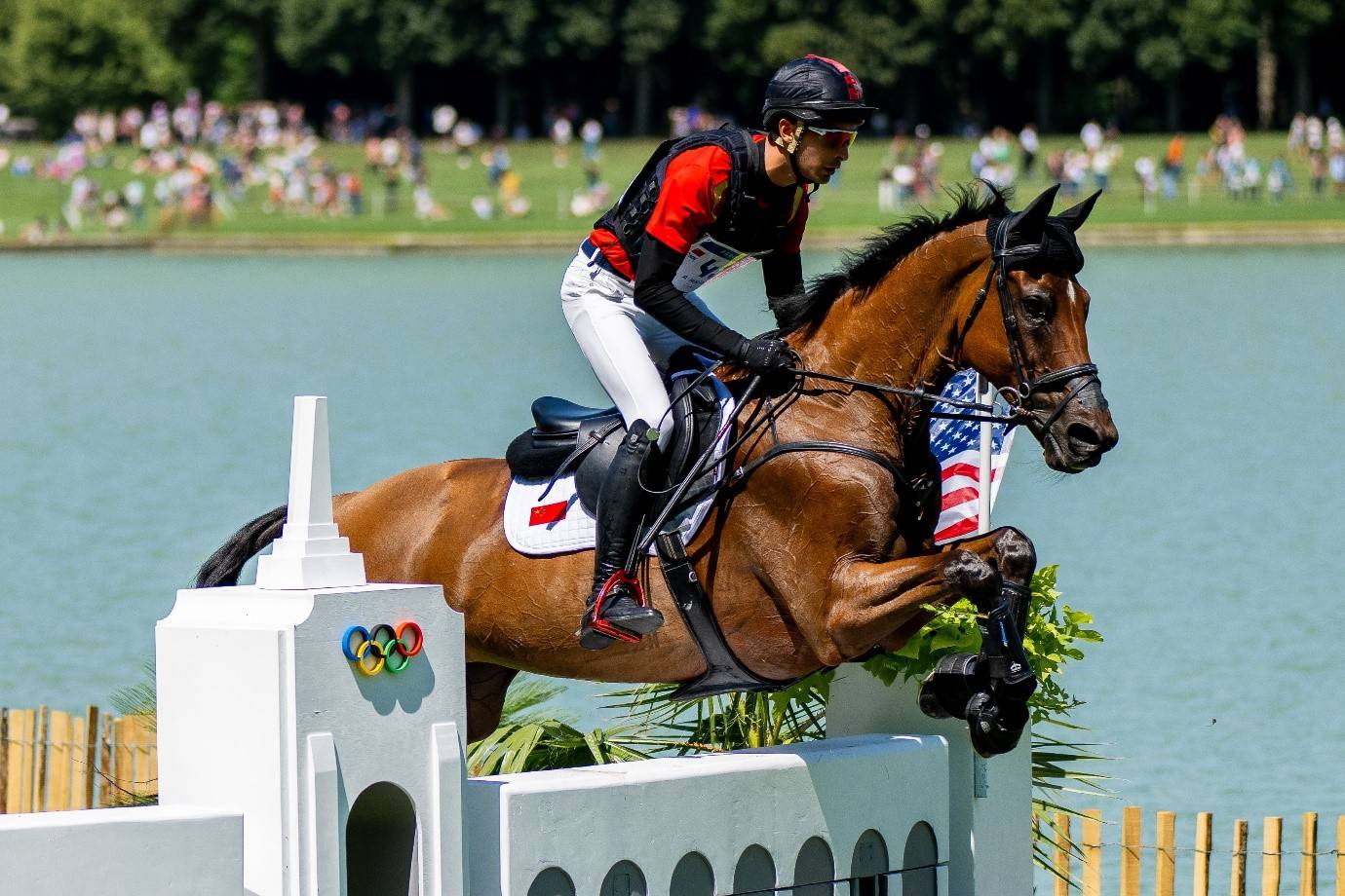 英国队在团体项目中取得第一名