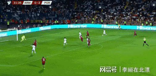 包含紧张激烈的欧预赛大战令人目不转睛的词条