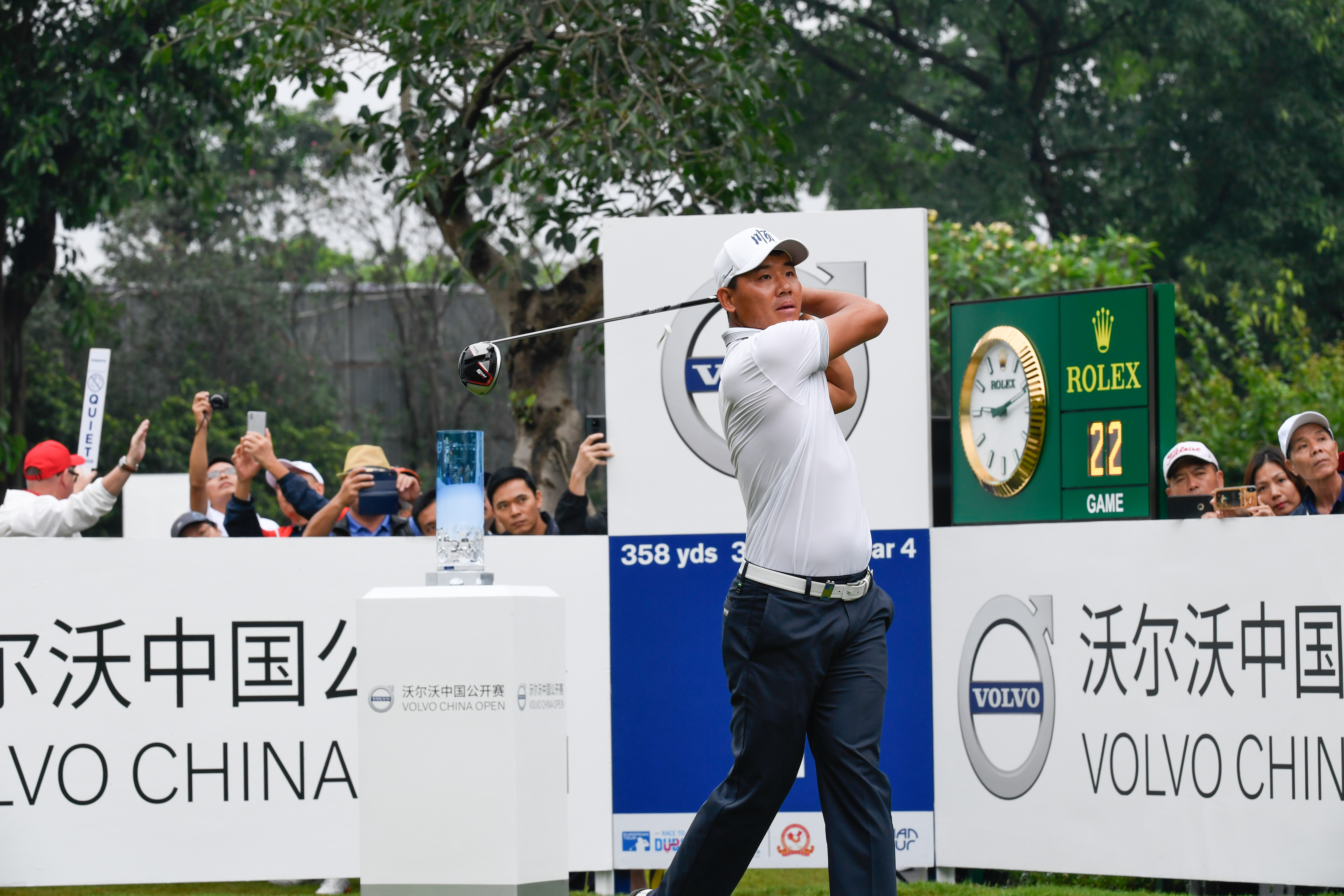 场面火爆！高尔夫观众席沸腾不已的简单介绍