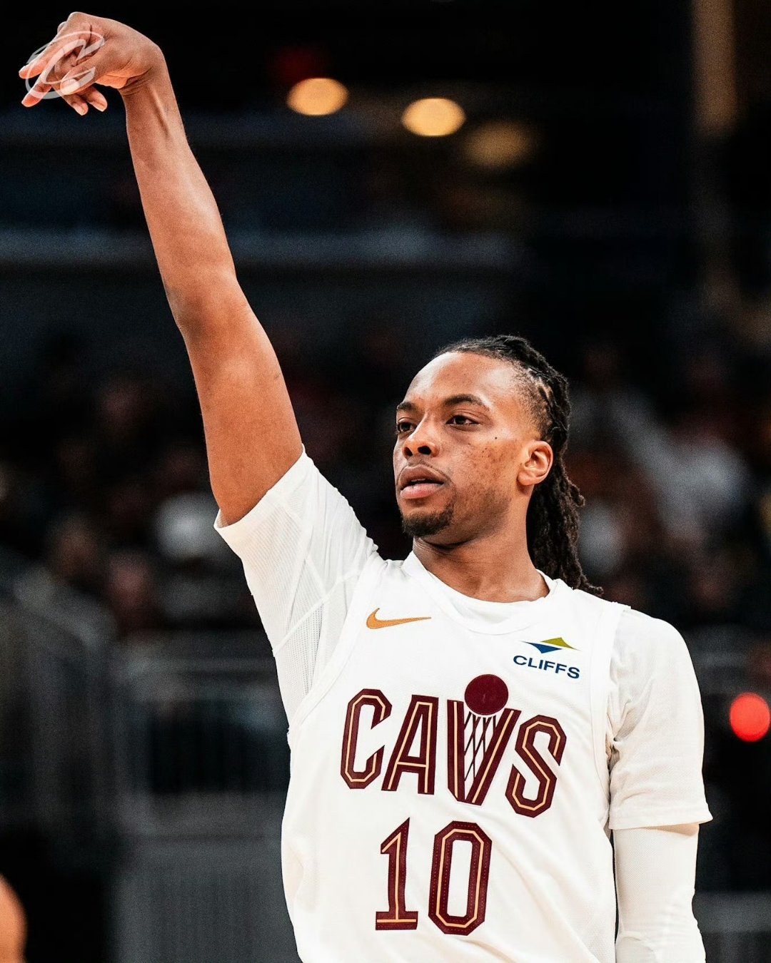 掘金逆转鹈鹕，米切尔高光表现