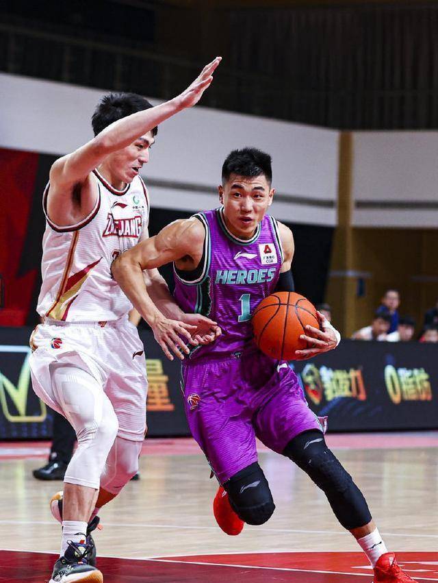 勇士险胜凯尔特人，高诗岩高光表现