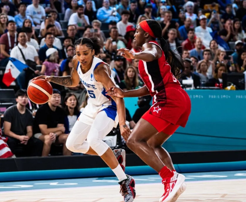 红牛二队鏖战威廉姆斯,皮亚斯特里扛起全队 红牛二队鏖战威廉姆斯,皮亚斯特里扛起全队