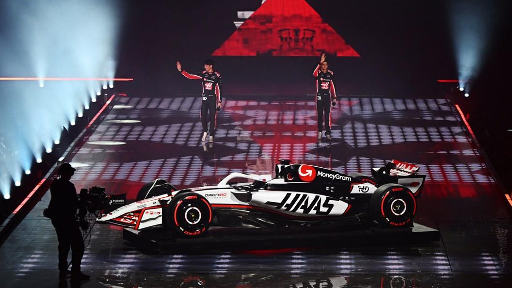 红牛车队碾压索伯车队，汉密尔顿统治全场