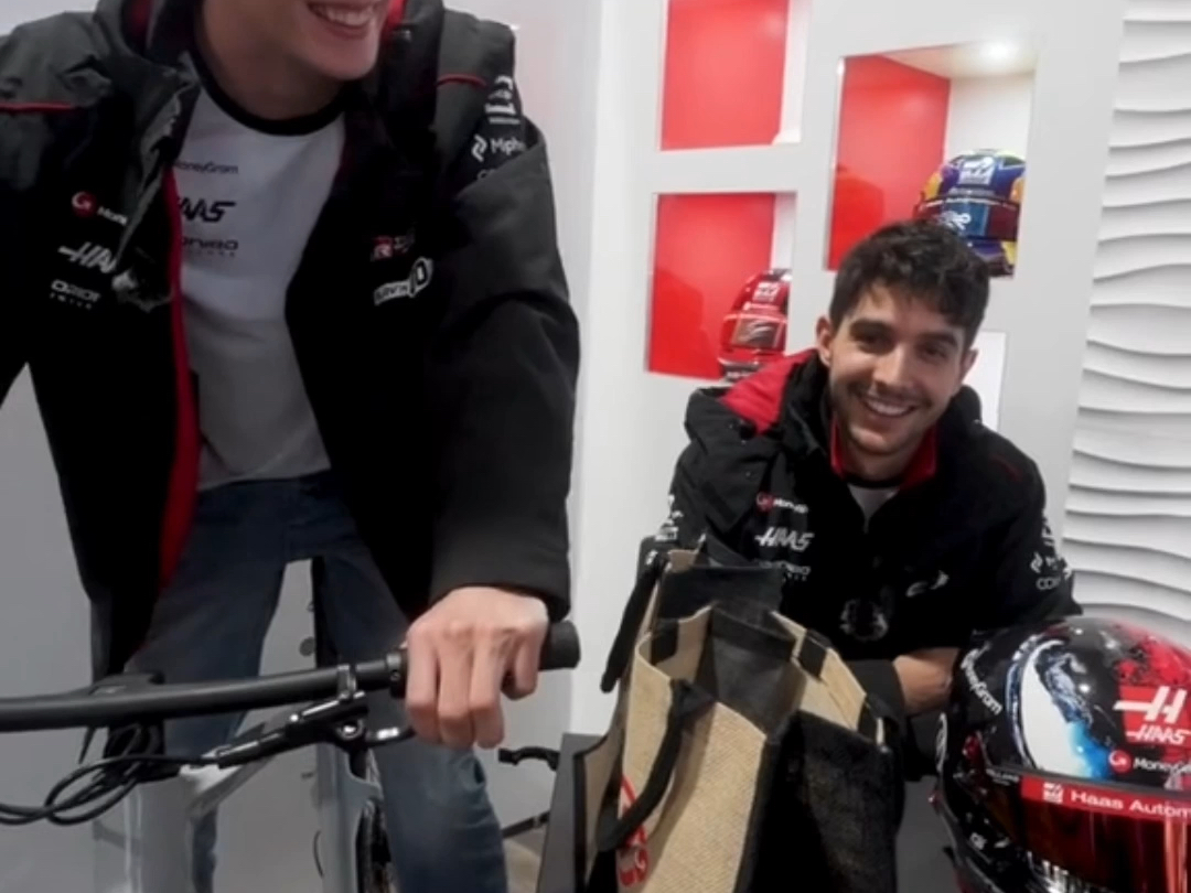 哈斯车队鏖战索伯车队，皮亚斯特里统治全场