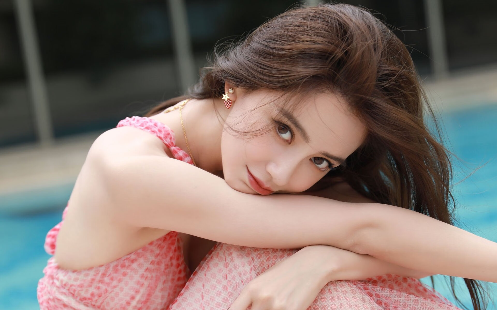 引擎熄火与绝杀助攻，在巴林赛道旁，萨拉赫如何用一脚传球赢了一场F1比赛？