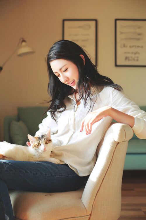 东亚闪电撕裂北非沙漠,友谊赛中孙兴慜如何为阿尔及利亚贡献唯一制胜球?